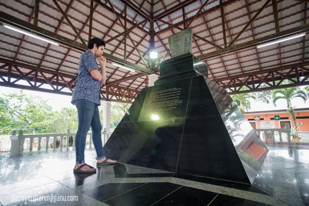 Mat Dan Memorial Batu Bersurat Terengganu