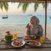 6 Tempat Makan Paling Cantik di Terengganu