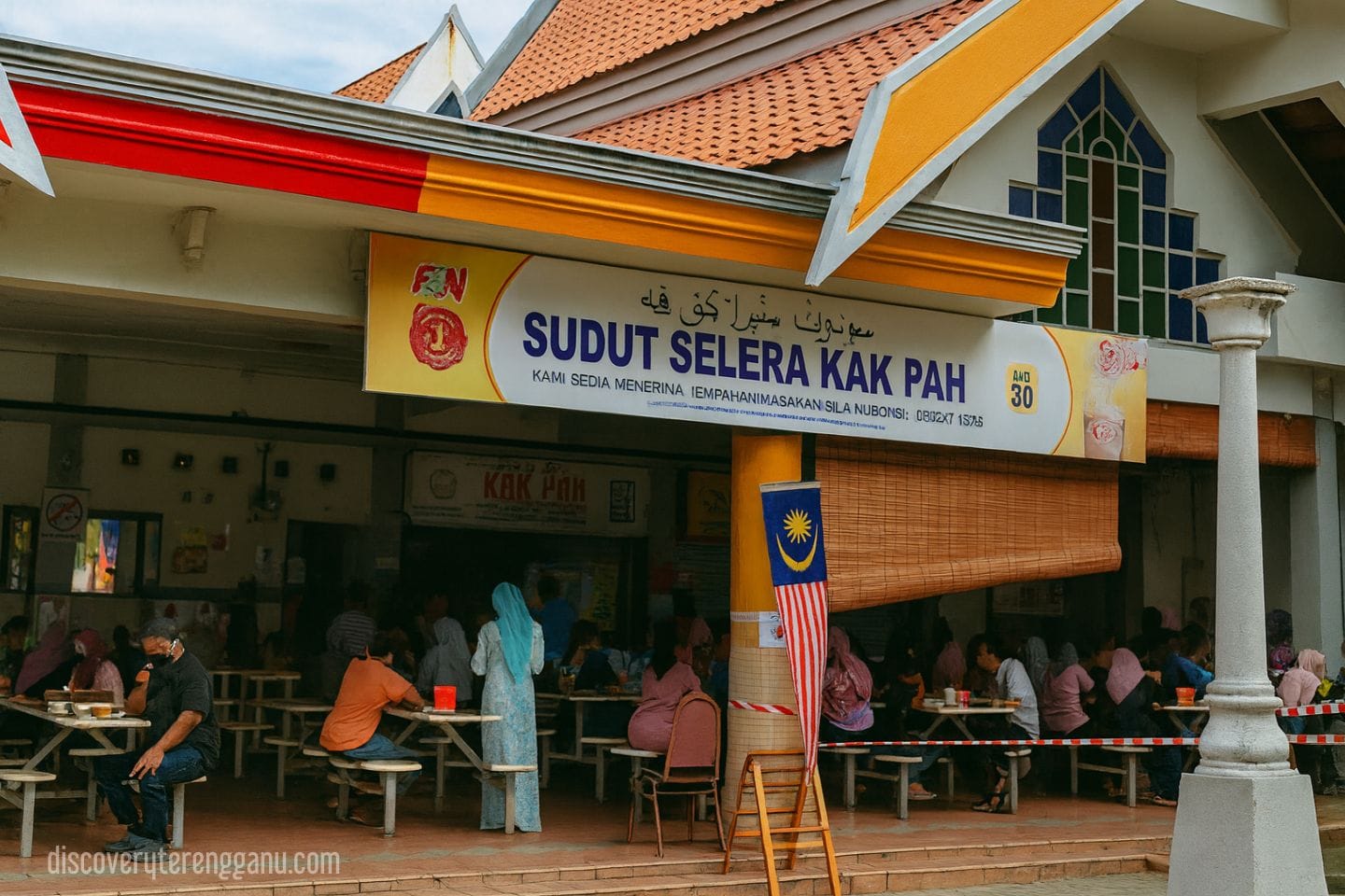 2. Nasi Dagang Kak Pah, Batu Burok